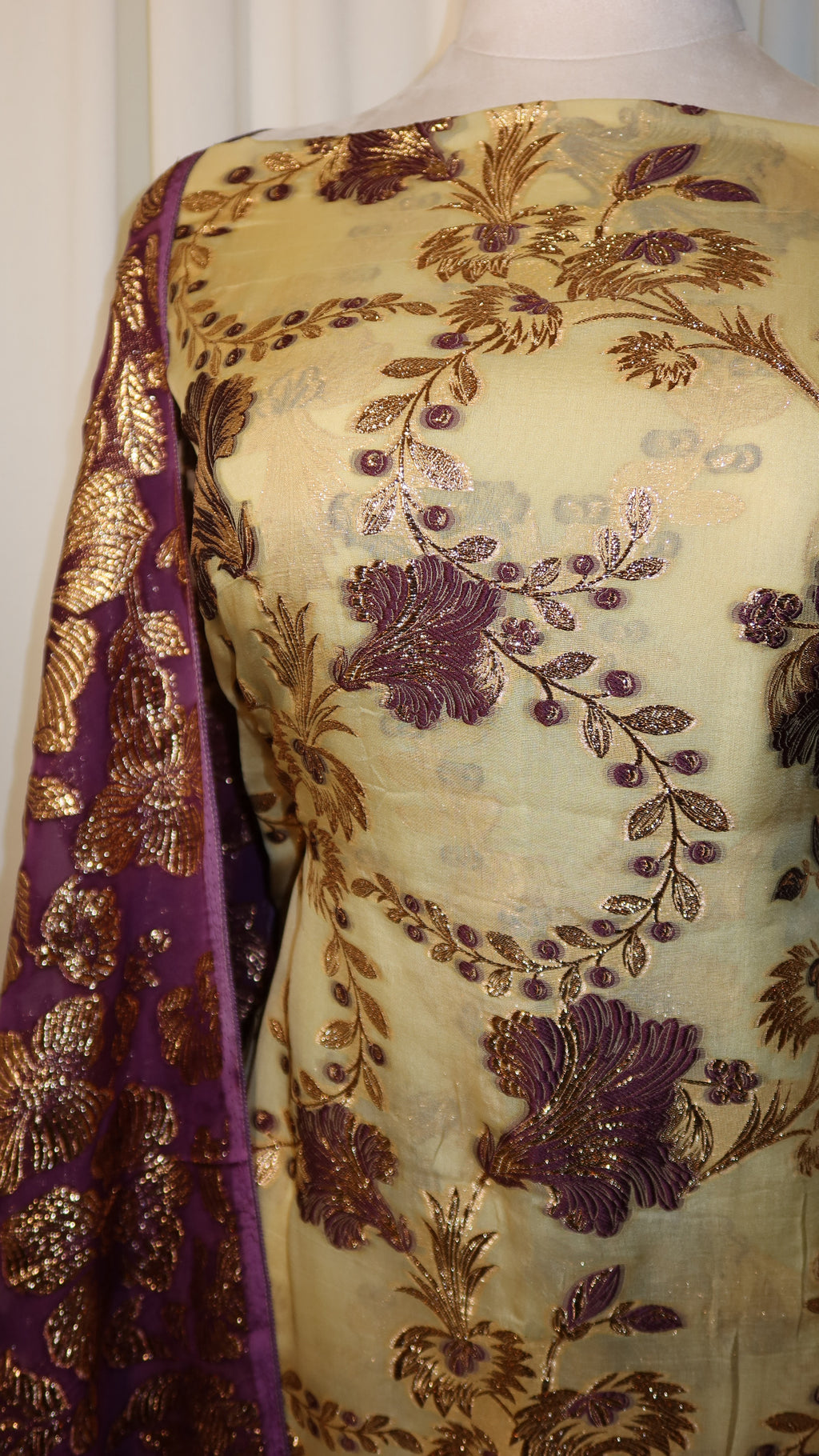 VELVET PLUM