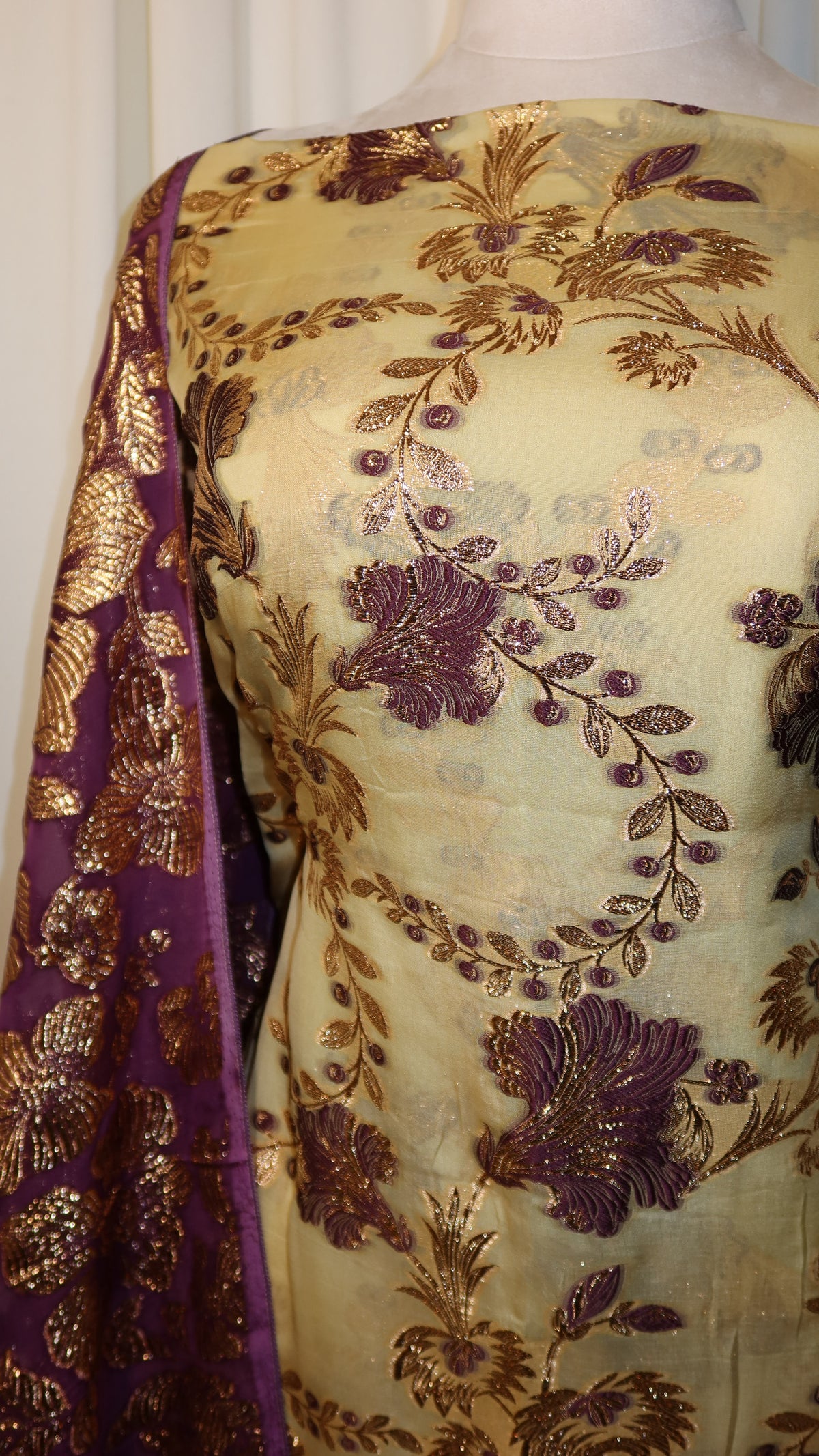 VELVET PLUM