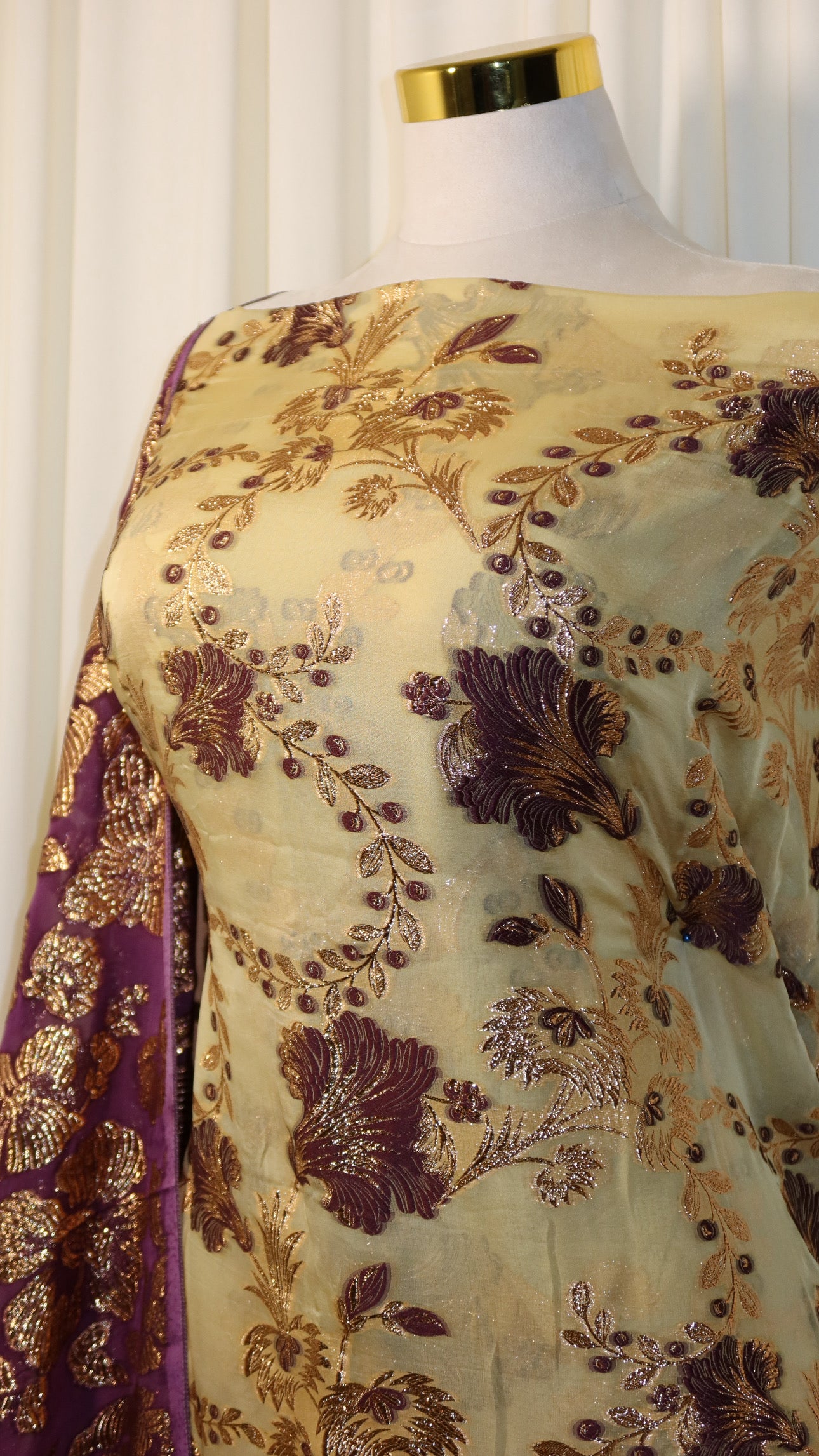 VELVET PLUM